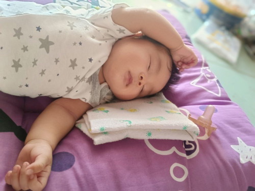 สาวน้อยนมแม่ล้วน