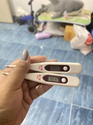 ตรวจวัดไข้ลูกทำไมขึ้นเลข9แบบนี้คะควรจะเป็นเลข3?