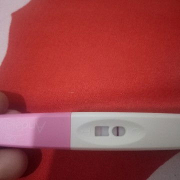 Bun mau tanyak ini hamil atau enggk ya soalnya masik samar2