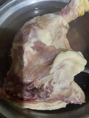 pacheck po kung safe pa iluto itong frozen chicken