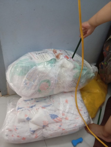 Em muốn pass lại bỉm hipA dán size S 50c (80k), quần size S 49c (80k). Do bé mặc chật quá ạ.