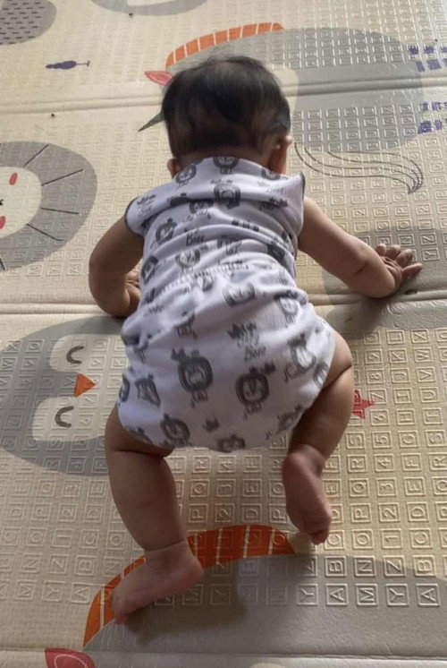 AKTIVITAS BAYI 5 BULAN
