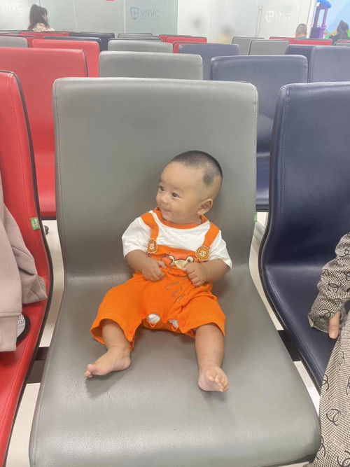 Tập ngồi, mấy tháng thì được ạ