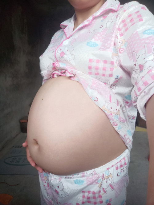 Có ai bụng bầu 30 tuần giống em không ạ