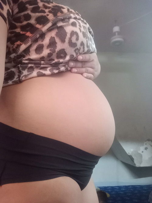 Paghilab ng tiyan 5 months hirap sa pagdumi ano po pwedeng gawin at naninigas