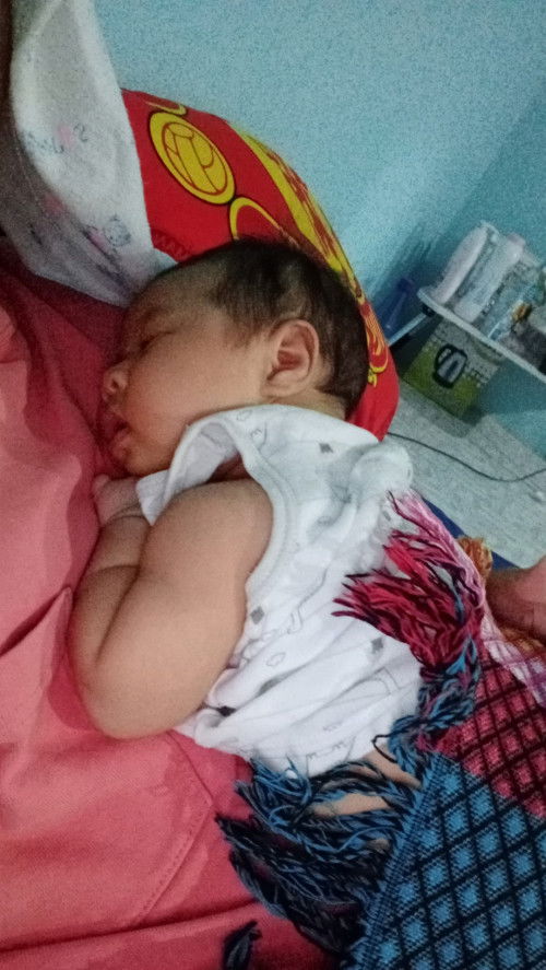 น้อง1เดือน5วันนอนคว่ำบนหน้าอกแม่แบบนี้อันตรายไหมคะ