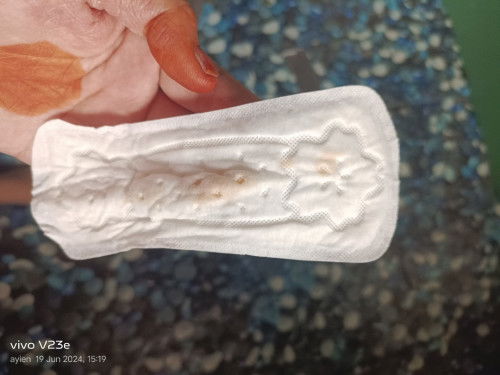 Salam.nak tanya.saya dah mengandung 9 mingu ni ferst bby.pekara biasa ke kalau ada darah atau keputi