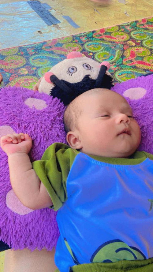 1bulan 2hari. Beruntusan, ngulet, grok grok, rambut rontok