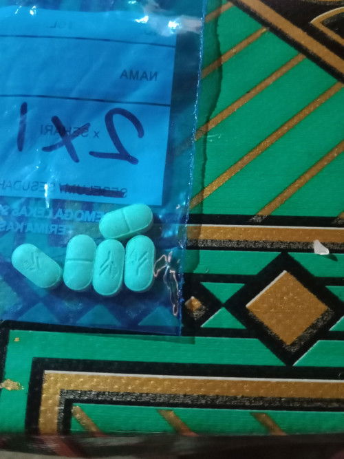 Hay bun semlm sya USG tp kata bu bidan belum kelihatan jadi disuruh balik lagi minggu depan