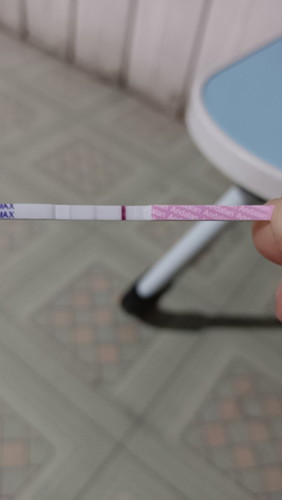 Bun, ada yang sama gk? Telat haid 4 hari tapi pas tespek masih samar? Rekom merk tespek bagus dong