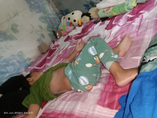 3 thn 9bln kalau kluar selalu ditanyain kpn sklh kebetulan anakq tinggi dari anak2 sebayanya