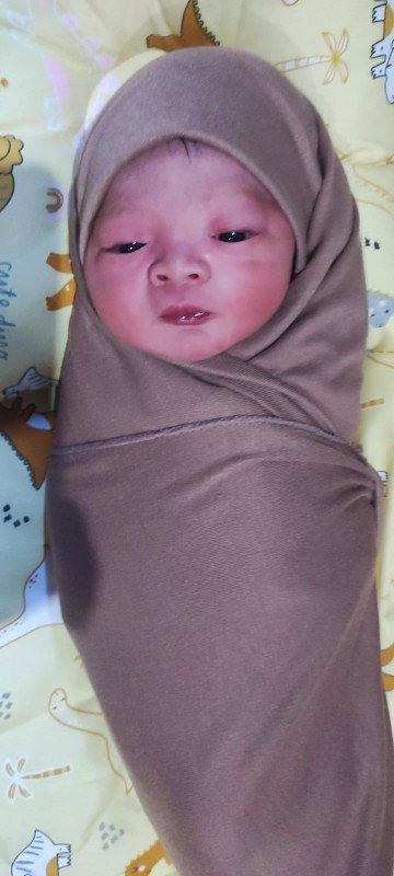 Puji Tuhan hpl 9 juli lahir tadi subuh baby girl BB 2,3 ibu dan bayi sehat