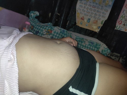 Hello mga mommy, kita na po ba yung baby bump ni baby ko? Parang bilbil lang kase hehe