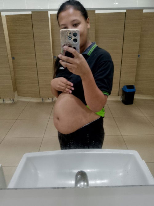 Patingin naman po ng mga baby bump nyo🤰😍

22 weeks and 4days here🤰💖