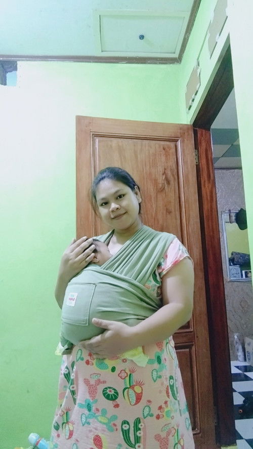 Bayi umur 40hari gendong M Shape