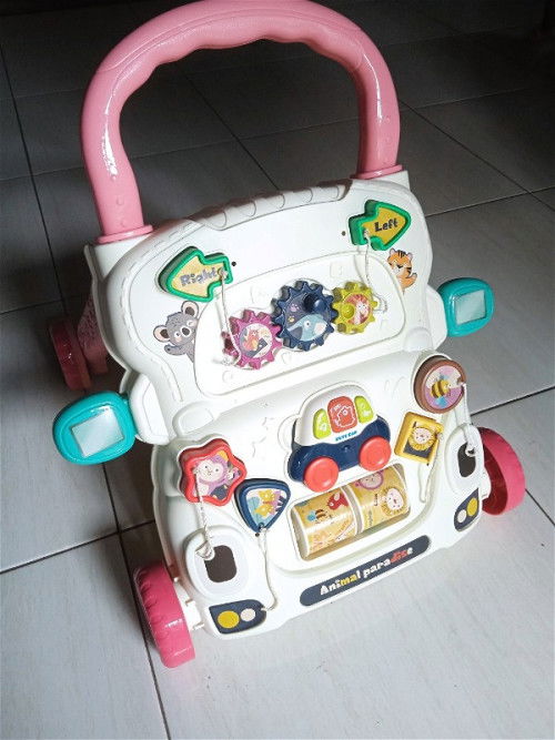 Preloved push walker space baby