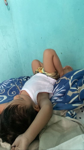 Anak saya usia 2 thn 9 hari tetapi blm bisa bicara atau komunikasi dua arah. Apakah normal?