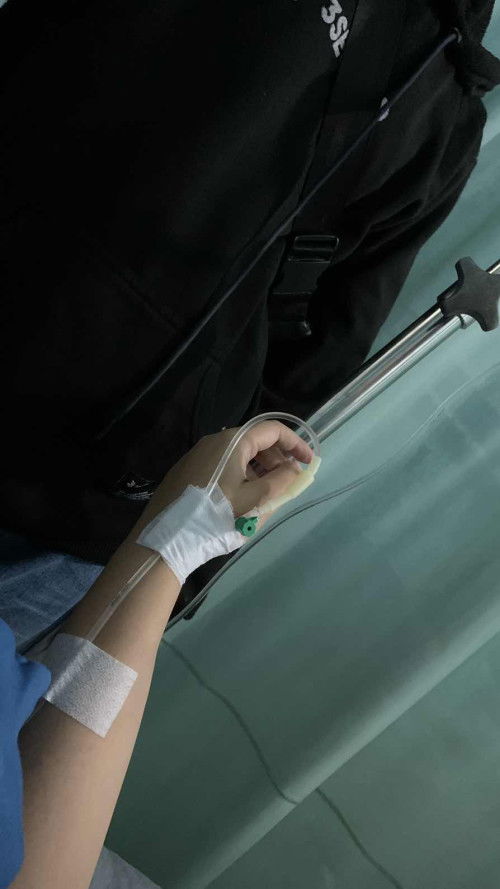 10weeks belum terlihat janin & pendarahan , tapi dokter nyuruh pertahankan dulu