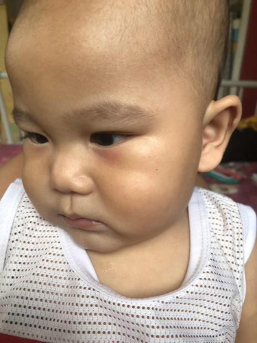 น้องขับรถเล่น