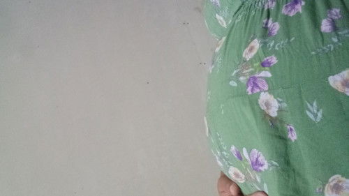 Perut ibu hamil trimester 2