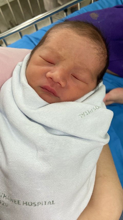 เเตกเเล้วค่ะ37+5