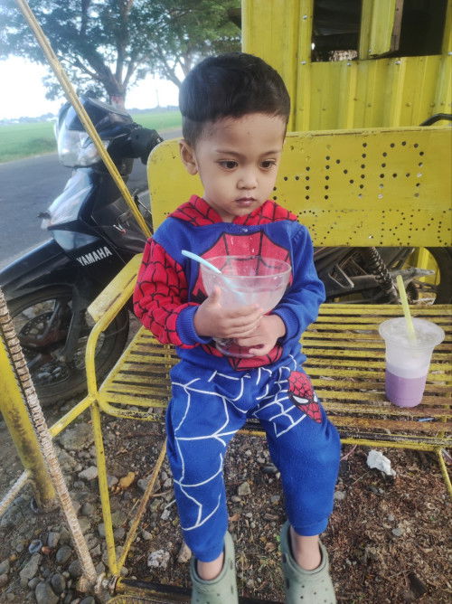 Anakku usia 2 thn 11 bulan belum bisa bicara😥😥😥 mu ke dsa ga ada biaya😥