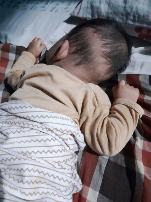 Bayi tidur tengkurep