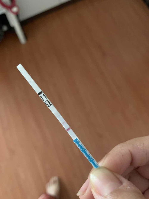 Testpack positif 3x berturut2 samar, apakah bsa lanjut hamil ?