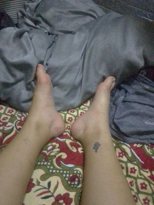 ท้อง31w2dมีอาการเท้าเริ่มบวมเเต่ลูกยังดิ้นปกติจะเป็นไรไหมคะ