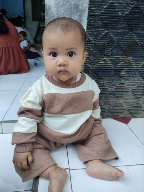 Hai bun anak aku 7 bulan sudah bisa duduk sndri dan skrng sudah mulai mau berdiri sndri bu