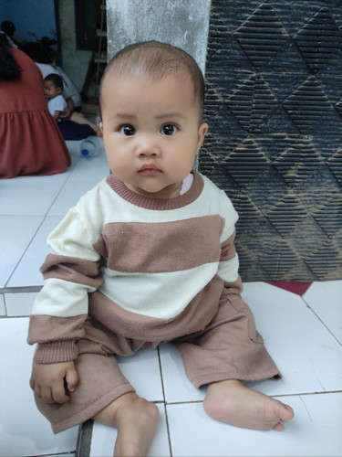 Hai bun anak aku 7 bulan sudah bisa duduk sndri dan skrng sudah mulai mau berdiri sndri bu