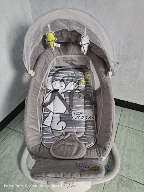 Preloved perlengkapan bayi