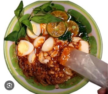 Bà bầu có 8 tuần mà thèm bánh tráng chấm sốt me quá có nên ăn ko các mom 😫😫