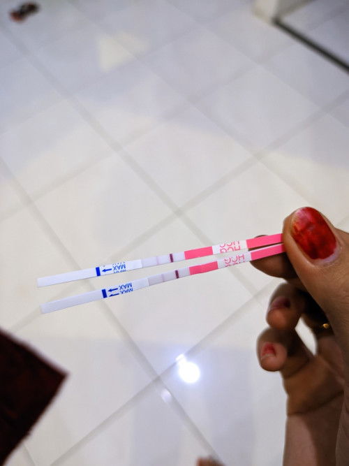 Ini hamil gk ya bund?.. Masih samar Hpht 25 juli