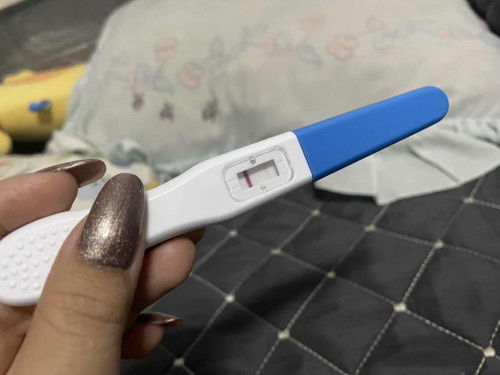 ประจำเดือนขาด 2 วัน ซื้อมาตรวจเล่นๆ สองขีดแล้ว หลังจากที่รอมานาน🥰❤️