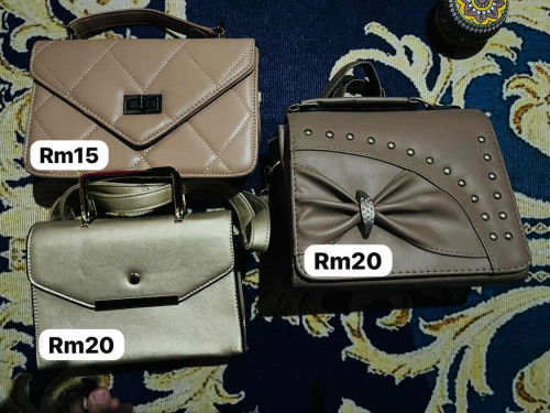 Sedikit brg untuk dijual