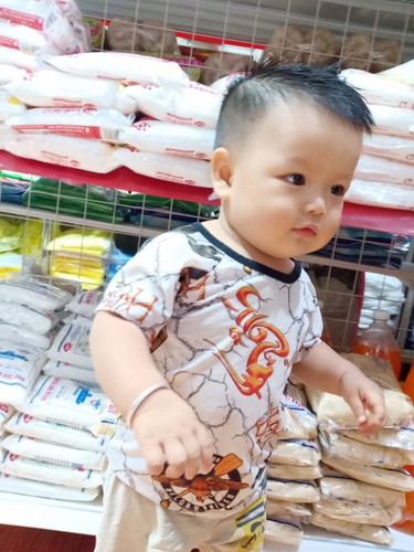 Con đã 1tuổi mà chạy khắp nhà đòi đi chơi