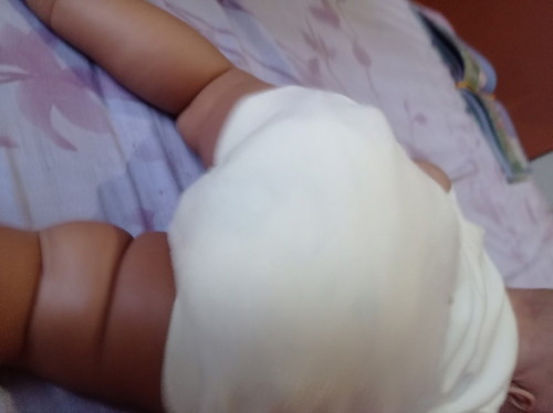 Mom ada ga anaknya yg tengkurep trs pantatnya naik2 itu kenapa ya trs nanti kesel sendiri