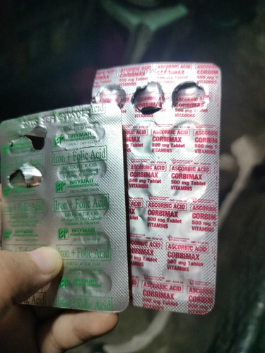 Hello po magtatanong lang po ako, pwede po ba pagsabayin ang pag inom ng folic acid at ascorbic?