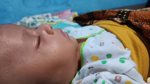 Bayi new born 1 bulan