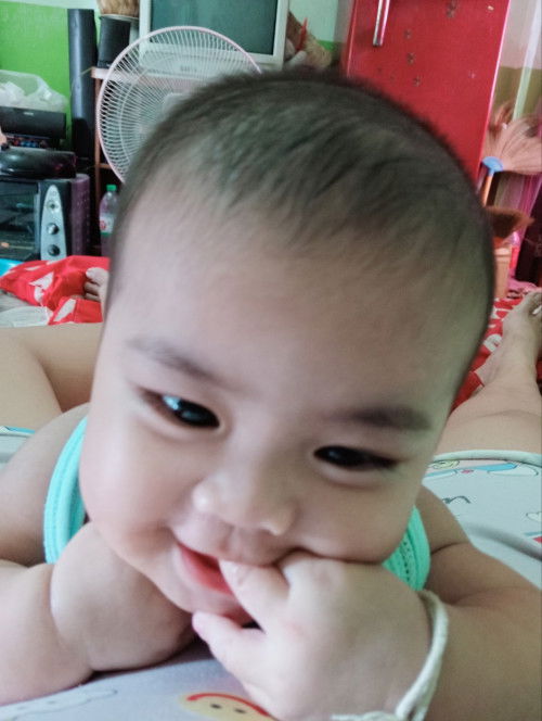 ลูกใครเป็นบางค่ะตอนเช้าอารมณ์ดี ตอนดึกๆงอเเง่ไม่ค่อยนอน  เอานอนท่าไหนก็ไม่ยอมนอนร้องงอเเง่ตลอดคืน