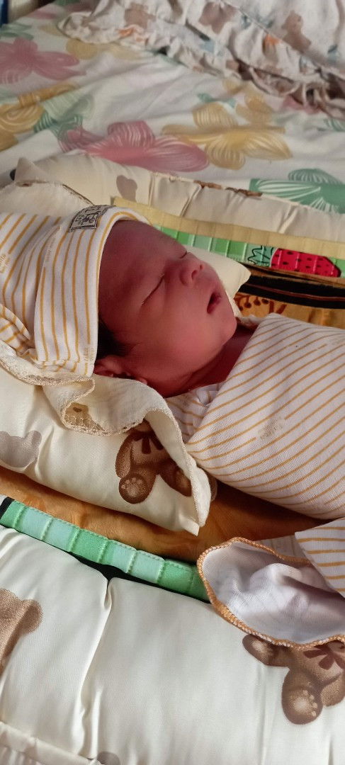 Hpl 29 sept lahir 28 Sept. Bukaan 1-10 cuma 2.5 jam. Tanpa induksi tanpa robekan!