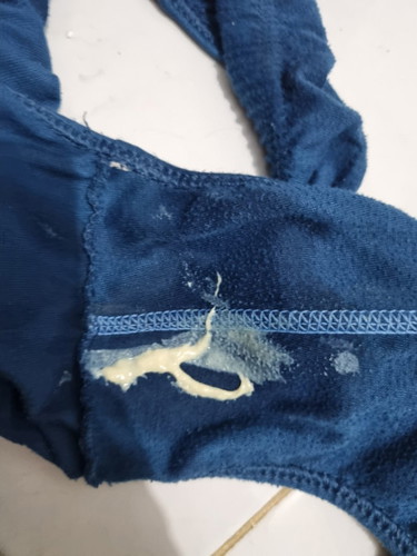 Keputihan kental banyak seperti susu.