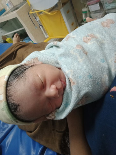 Alhamdulillah udh lahir hpl 22 Oktober dedek nya udh lahir tgl 8 .. BB nya 2,8 .. ๐ฅฐ