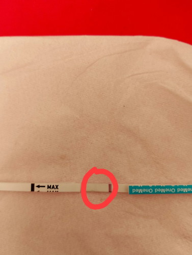 Mau tanya kalo hasil testpack garis dua nya samar itu positif ato negatif