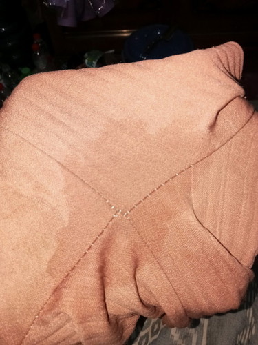 Kluar cairan bening dan TDK berbau juga TDK berwarna. UK 28minggu