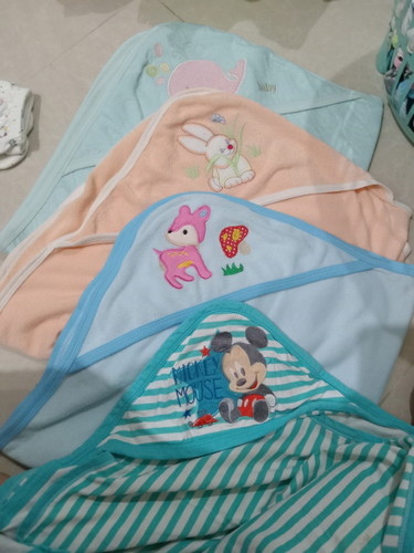 โล๊ะเสื้อผ้าลูกจร้