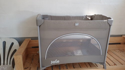 * DIJUAL * JOIE BABY BOX KUBBIE SLEEP