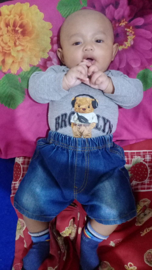 Bayi 2 bulan 21 hari