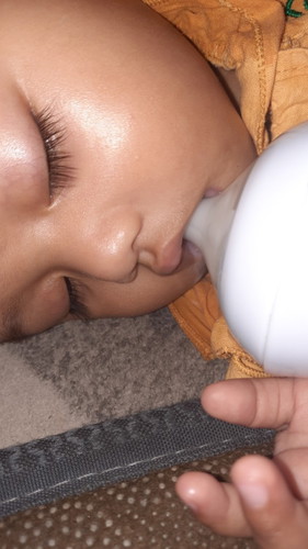 Bayi menyusu belepotan